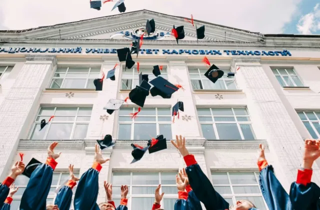 September marks the beginning of a new academic year, with students nationwide starting their college journeys. For those managing Type 1 Diabetes (T1D), this time of year brings unique challenges alongside the excitement. With the right support, you can thrive in your college environment. Our new blog, "Top Tips for College and T1D Management," provides practical tips to help you navigate college life while keeping your T1D under control, ensuring you stay healthy and focused on your academic goals. 📚Read here: https://ow.ly/kT0550TqfJA
